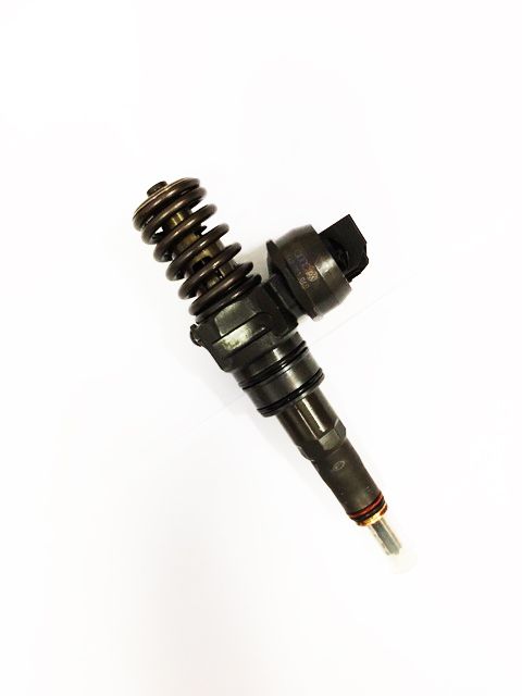 Pumppusuutin Bosch 0414720035 (sis. runkopantin 80,00€ ja toimituskulut)